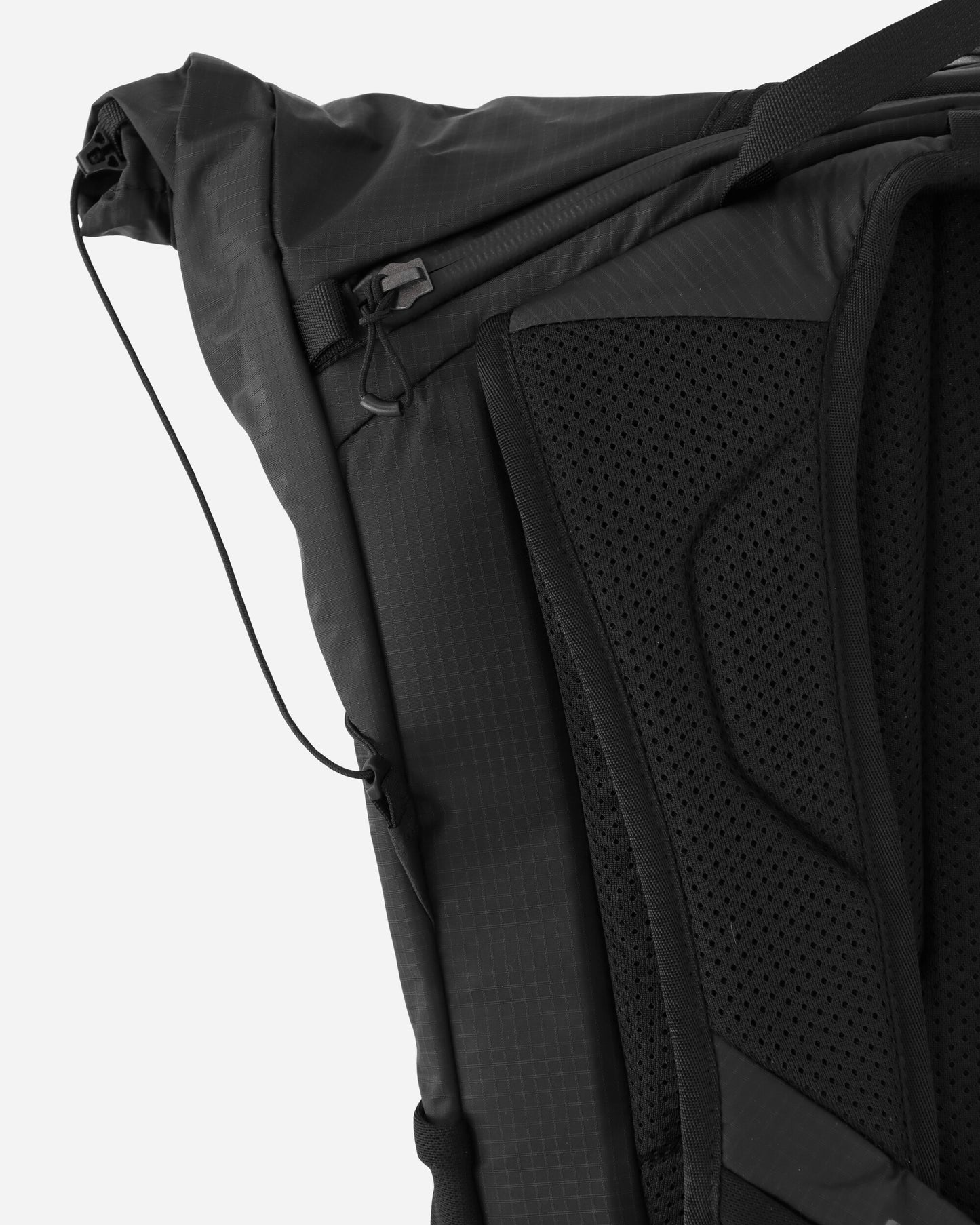 Salomon Acs Daypack 20 Black Bags and Backpacks Backpacks LC2251900